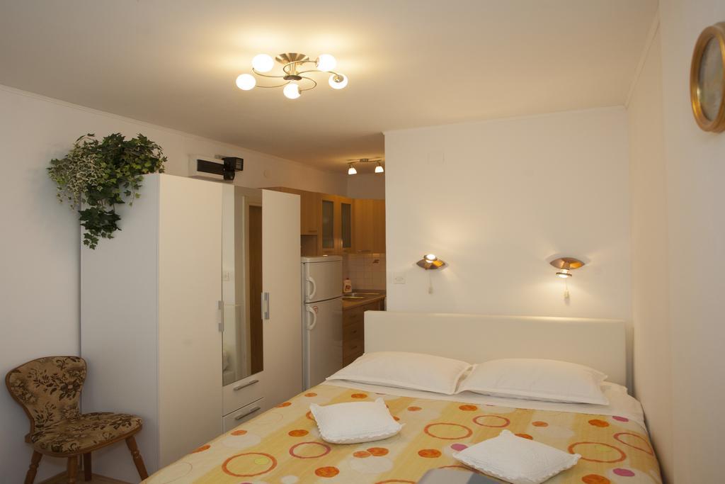 Apartments Leo Сплит Экстерьер фото