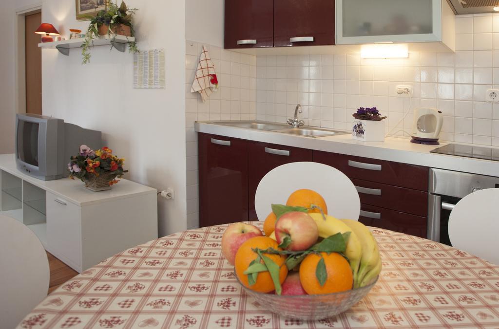 Apartments Leo Сплит Экстерьер фото